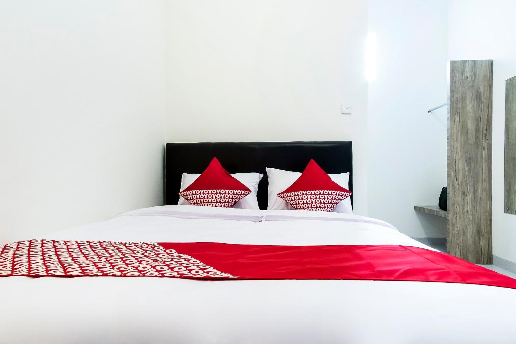 Super Oyo Capital O 873 Kamani Homestay Syariah Медан Экстерьер фото