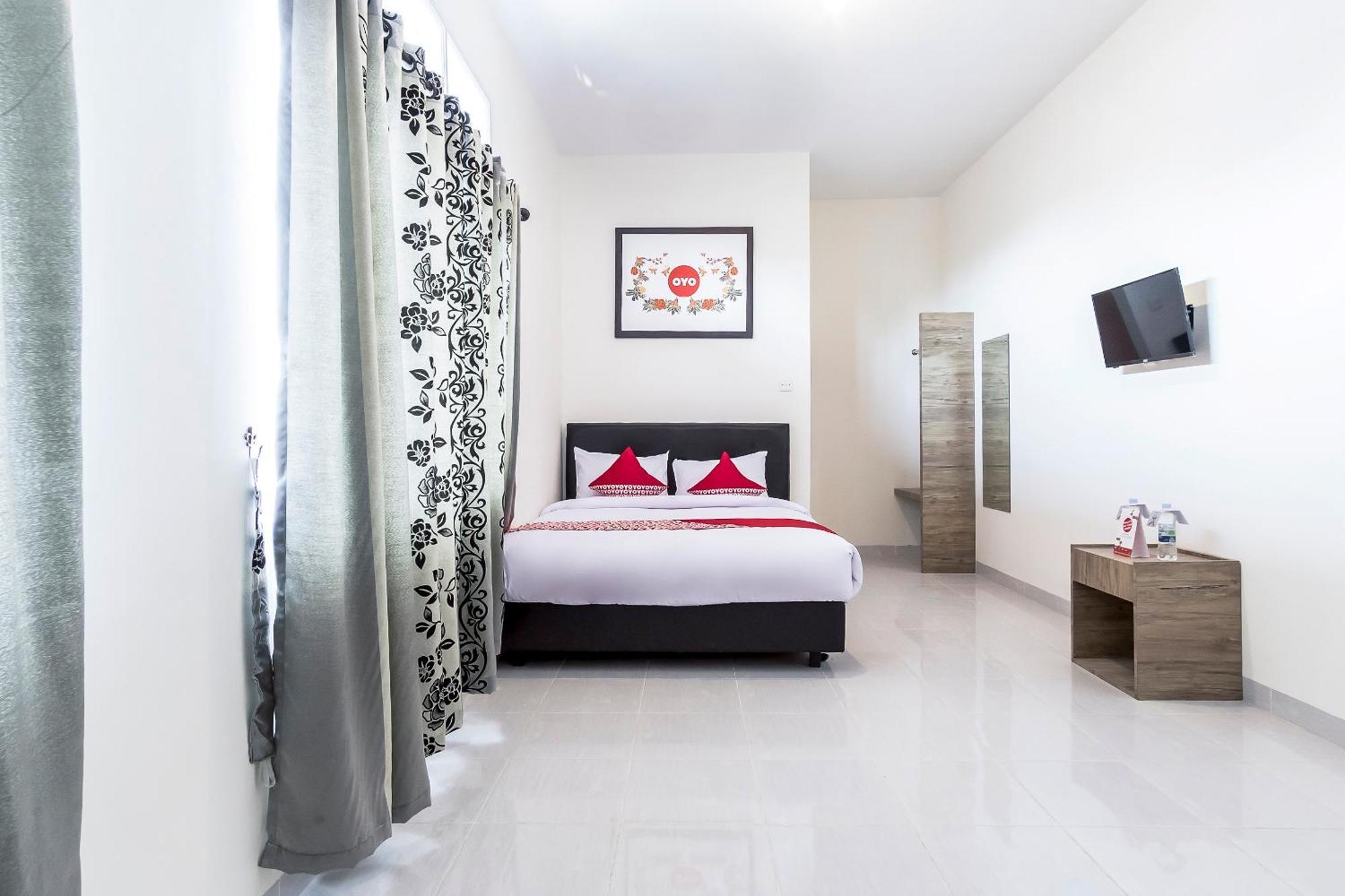Super Oyo Capital O 873 Kamani Homestay Syariah Медан Экстерьер фото