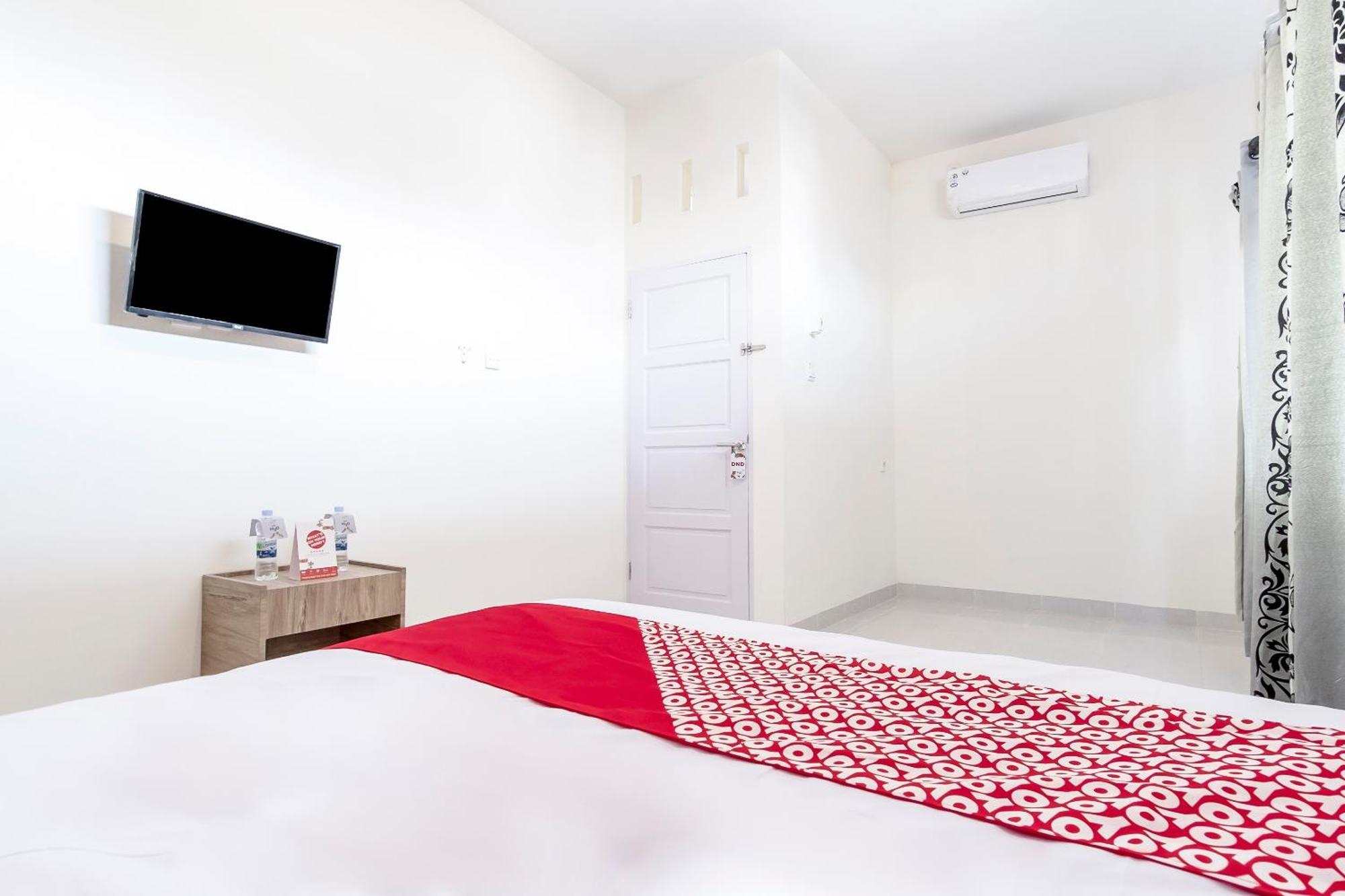 Super Oyo Capital O 873 Kamani Homestay Syariah Медан Экстерьер фото